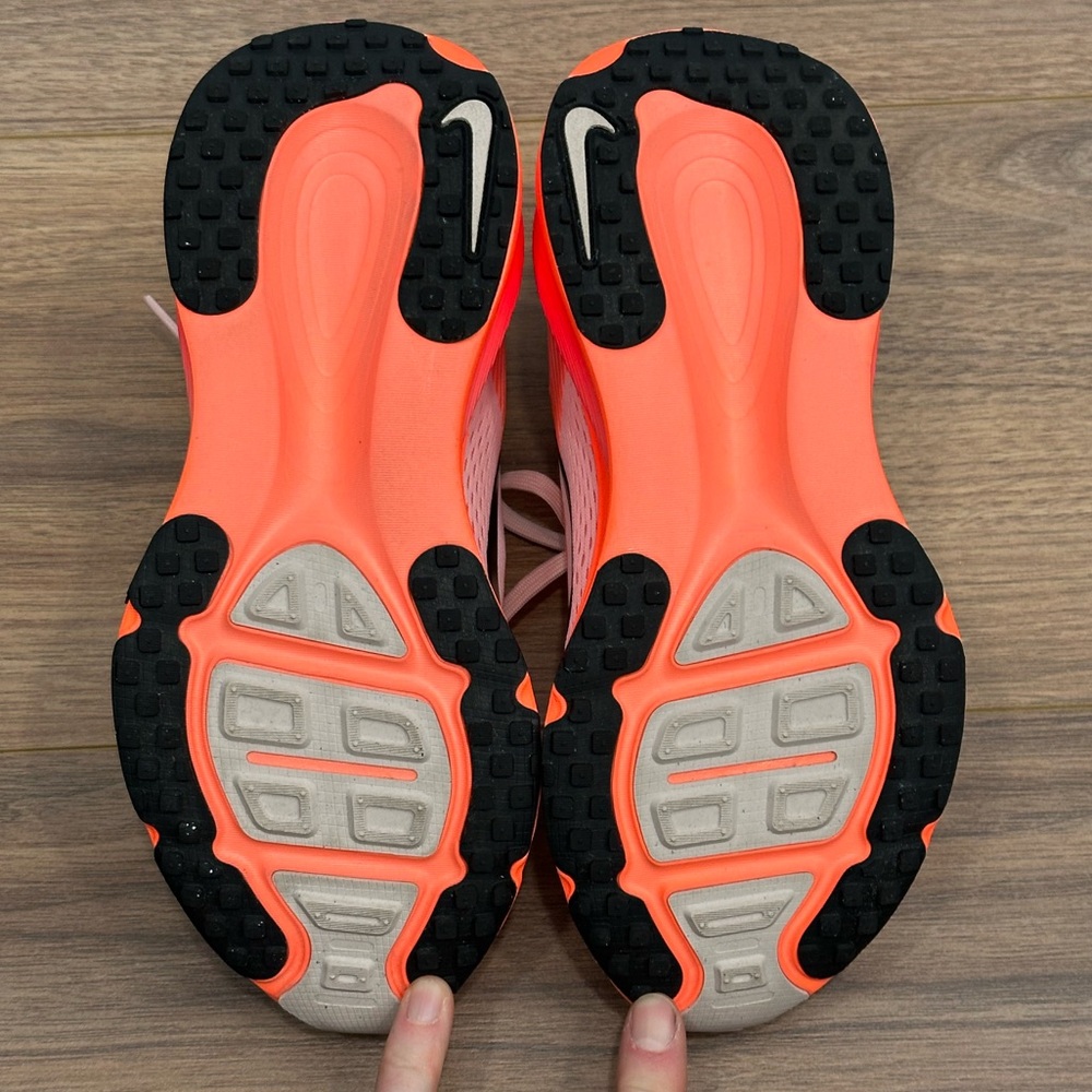 Nike Vomero 18 Running Shoe in Atmosphere/ Black/ Crimson Size 7 - Picture 13 of 16